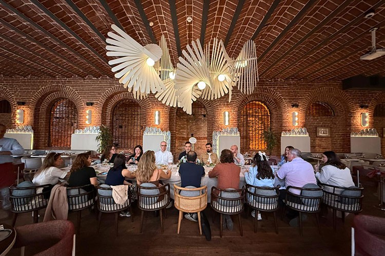 Yenilenen kimliğiyle yola devam ediyor