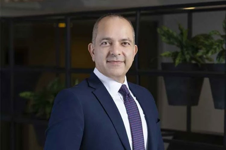 "AVM denilen yerlerde, bazen içerideki mağazaların yarısı boş"