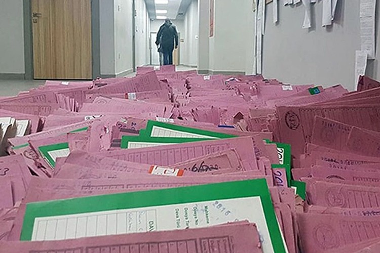 Her iki kişiden biri icralık