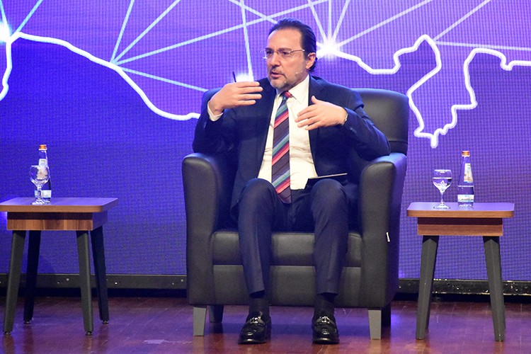 "E-İhracat ile Küçülen Dünya" konulu panel