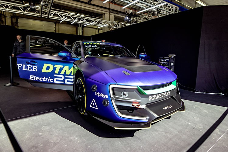 Cisco sürücüsüz otomobil yarışı çağını başlatıyor