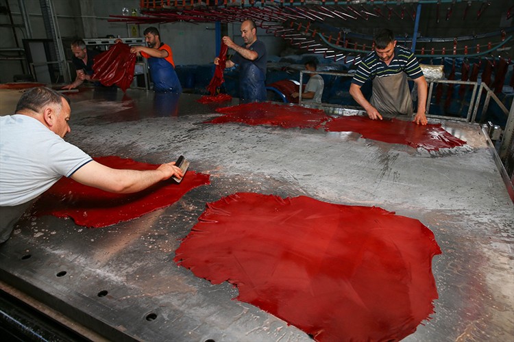 "Küresel ısınma" deri kıyafetlere talebi azalttı