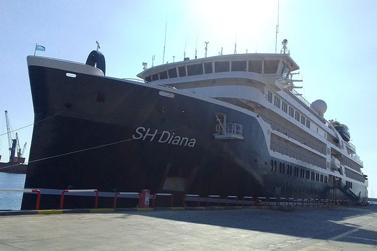 Antalya Limanı, lüks yolcu gemisi SH Diana'yı ağırladı