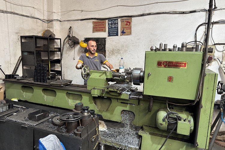 Balıkesir'de üretilen çit teli makineleri 68 ülkeye gönderiliyor