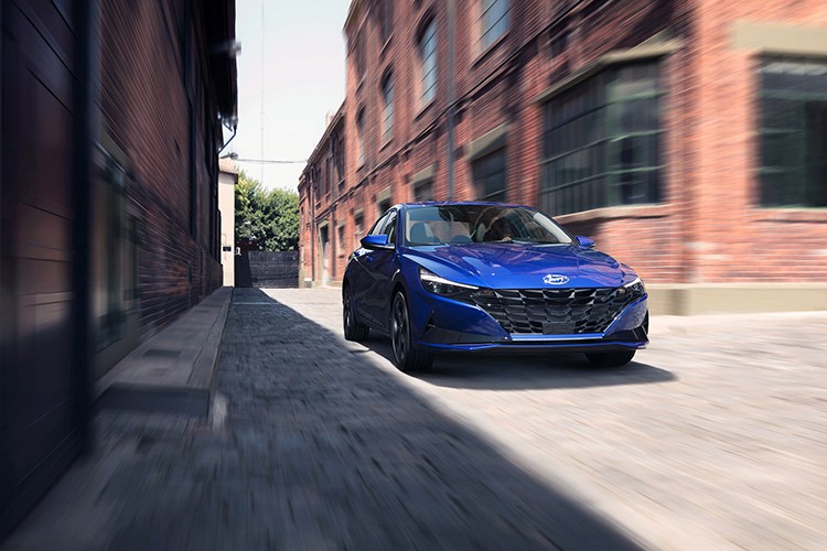 Yeni Elantra'yla sol şeride geçecek