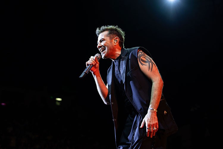 Harbiye'de binlerce hayranıyla yeniden buluştu