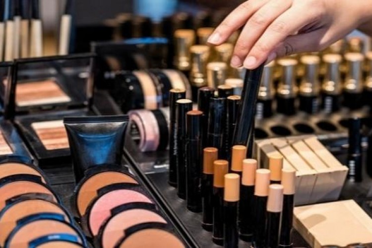 KOZMETİK İHRACATI 9 AYDA 1 MİLYAR 76 MİLYON DOLAR OLDU