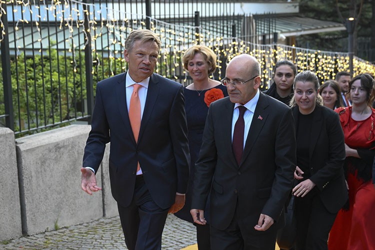 "Gümrük Birliği'nin modernizasyonu engellenmemeli"