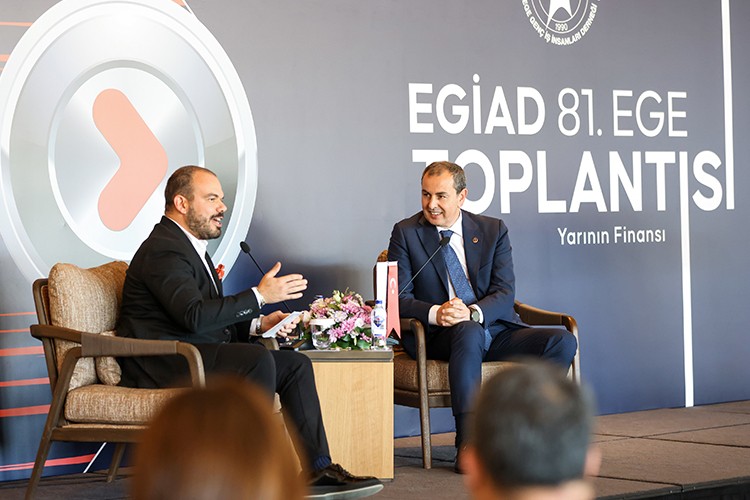 Güçlü bir ekonomi için ticari işletmelere finansal destek devam etmeli