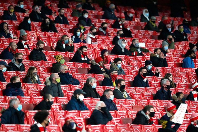 Maçlara tedbirli olarak seyirci alınacak