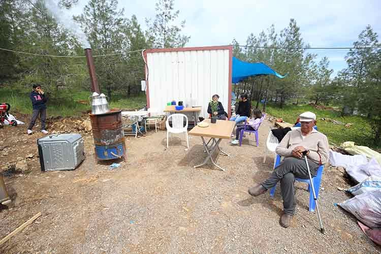 Kahramanmaraş'ta 52 evin yıkıldığı köylerini terk etmediler
