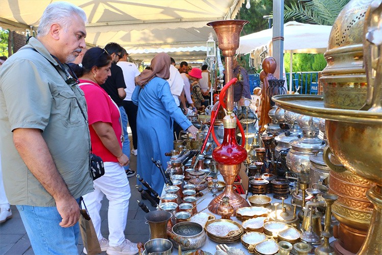 Antalya'da Antikacılar ve Nostalji Festivali düzenlendi