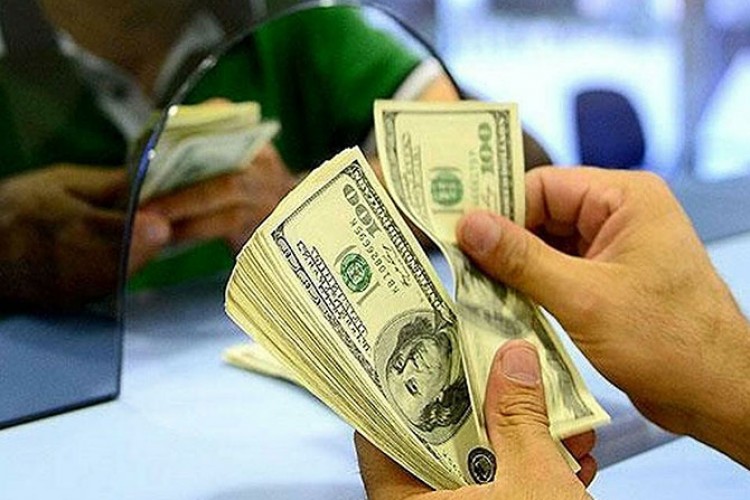 Dolar 13.52'den başladı