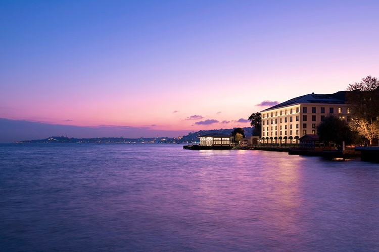 10. yıldönümünü kutluyor