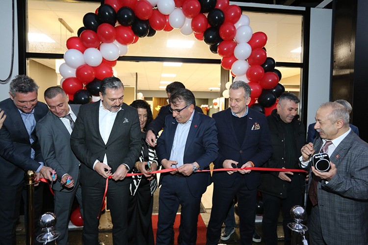 Yeni Konsept Mağazasıyla Hollanda Serüvenine Başladı
