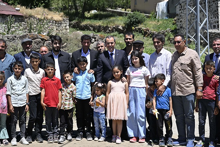 100 Köye İnternet projesi ile köyler dünyaya bağlanıyor