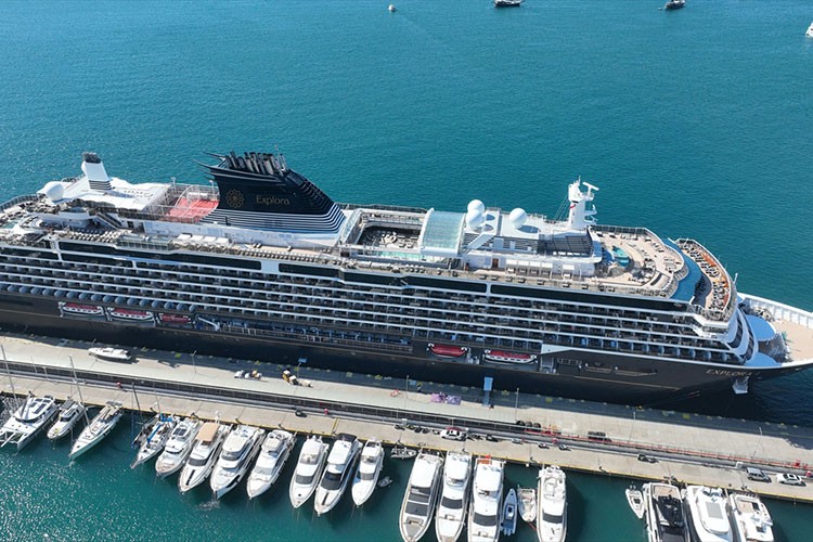 "Explora I" kruvaziyeri Marmaris'e 695 yolcu getirdi