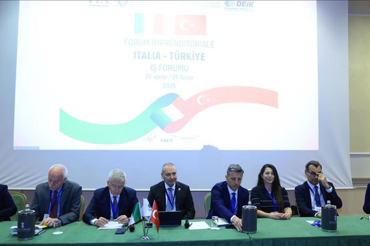 Türkiye-İtalya İş Forumu Roma'da düzenlendi