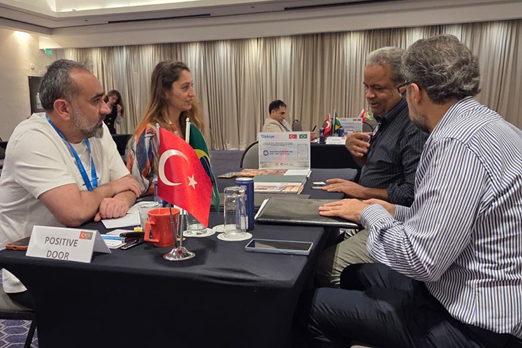 Brezilya'ya Türk çelik kapı atağı