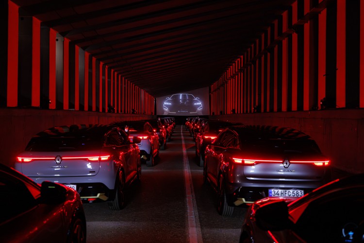 YENİ RENAULT MEGANE E-TECH %100 ELEKTRİKLİ LANSMANI'NIN ÜNÜ ÜLKE SINIRLARINI AŞTI