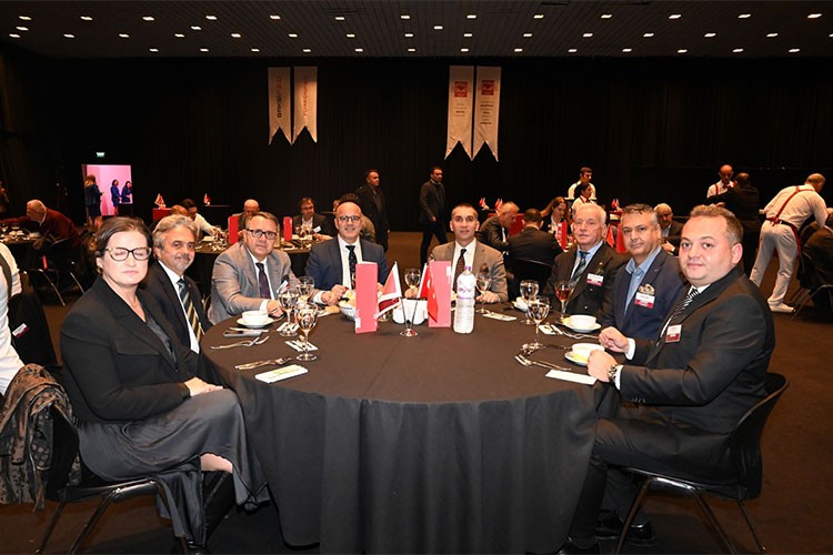 Antalya'da "iklim krizi ve enerji dönüşümü" ele alındı