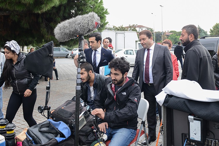 Set işçisine standart geliyor