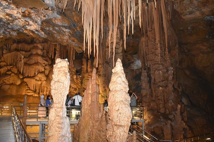 Karaca Mağarası'nda Kurban Bayramı yoğunluğu