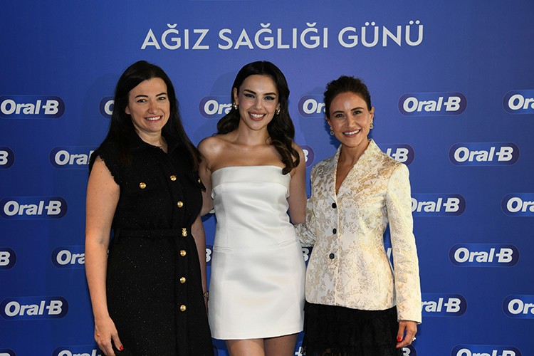 Sağlıklı gülüşün formülünü verdi