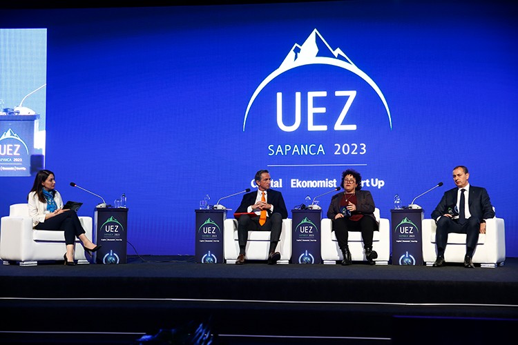 Yeni nesillere yönelik sosyal programlar ele alındı