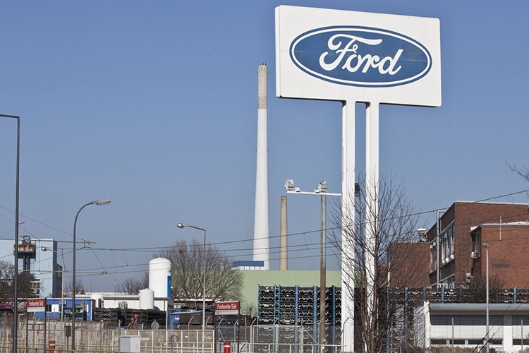 Ford, Almanya'da 3 bin 200 kişiyi işten çıkaracak