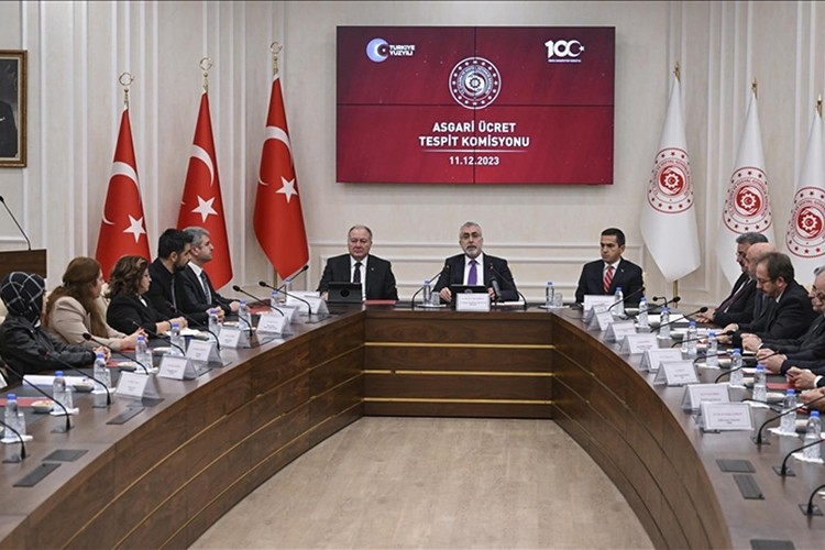Asgari Ücret Tespit Komisyonu ekonomik verileri görüşecek