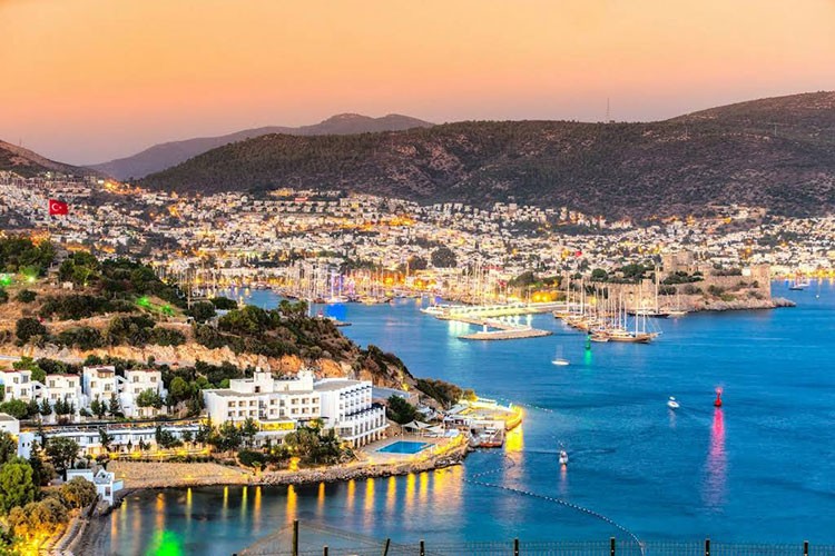 Yerli de yabancı da Ege ve Bodrum'u konuşuyor