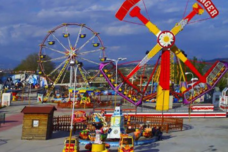 Lunapark kiralanacak