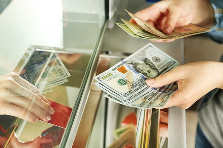 Dolar 26.71'den açıldı