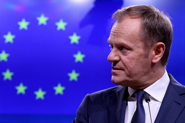 AB'den Brexit'e "koşullu" erteleme teklifi