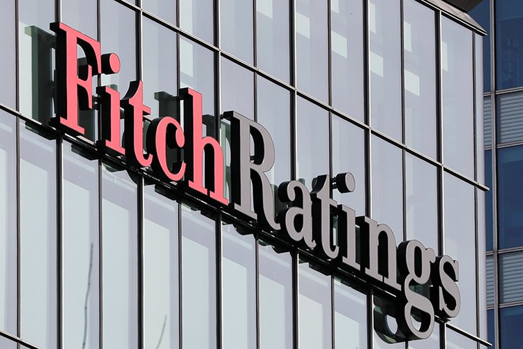 Fitch, İtalya'nın kredi notunu yükseltti