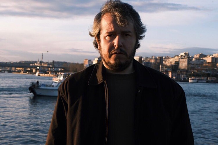 Yalnızlığa geçici bir çözüm gibi