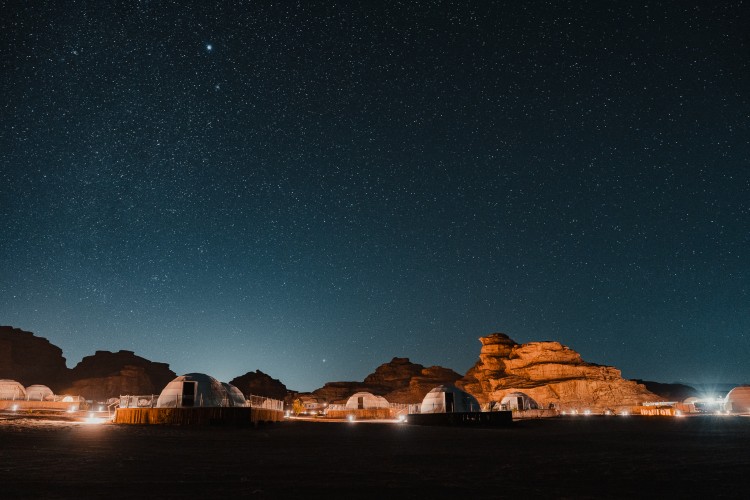 Sony'den Sınırları Zorlayan Lens Teknolojisi: F2.8 G Lens™ FE 24-50 mm