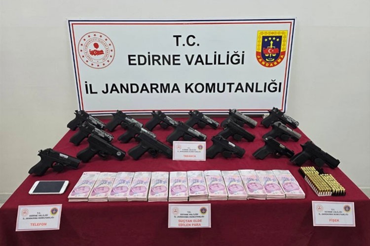 Edirne'de 17 ruhsatsız silah ele geçirildi