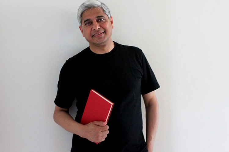 Swarup Rami Kütüphanesi'ne geliyor