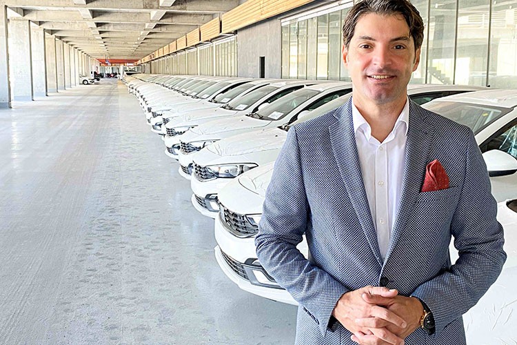 Satılan Her 10 Otomobilden 7'si İthal