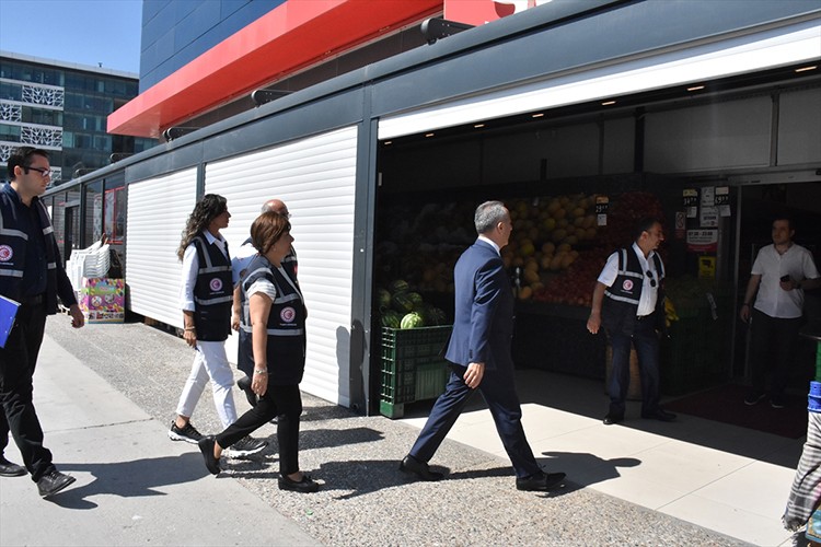 Marketlerdeki fiyat ve etiketler denetlendi
