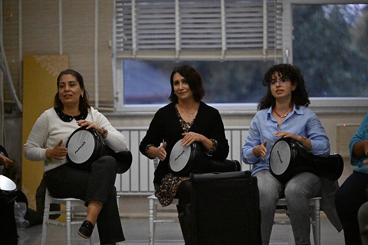 Girişimci kadınlar, müziğin ritmiyle hayatını renklendiriyor