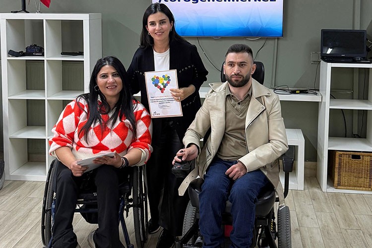 Plastik Kapakları Umuda Dönüştürüyor