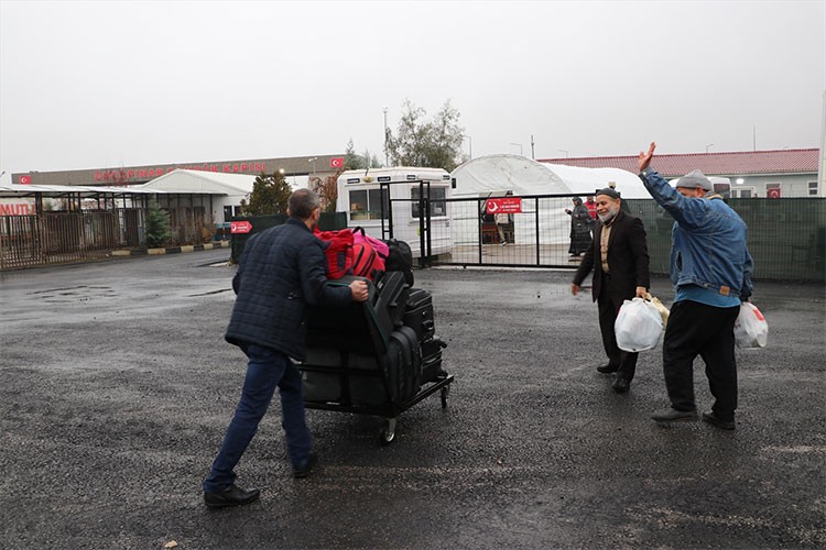 Suriyelilerin Kilis'ten ülkelerine dönüşü sürüyor