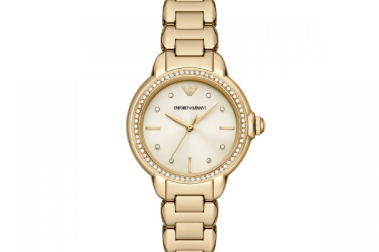 Emporio Armani ile Altın Sarısı Bir Yaza Giriş