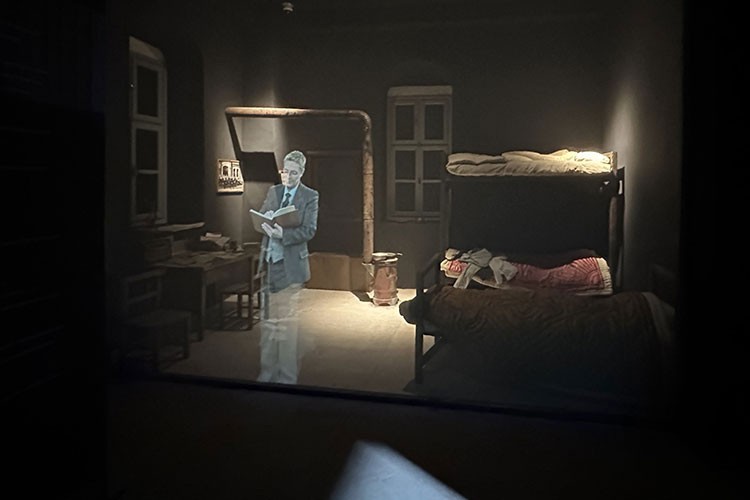 Dijital ışıkla aydınlanan bir edebiyat yolculuğu