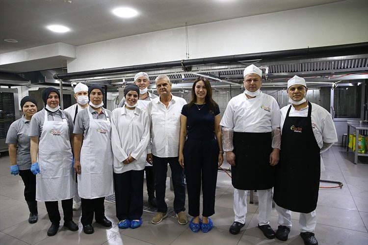 Depremzede kadın girişimci kurduğu iş yerinde 60 kişiye istihdam sağlıyor