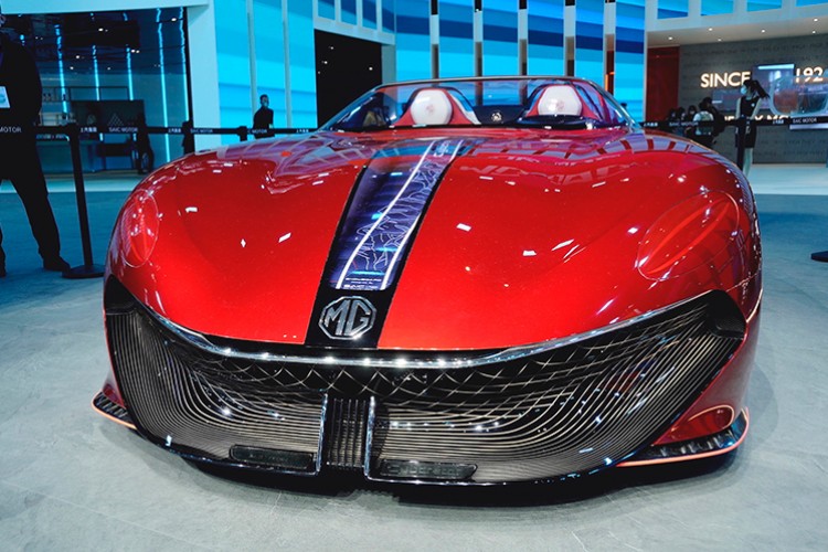 MG'den 800 kilometre menzilli elektrikli sporcu