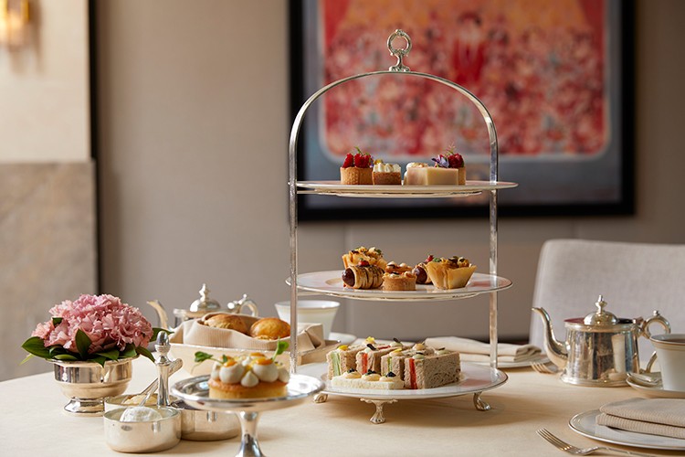 Açılışını leziz sunumlarla kutluyor